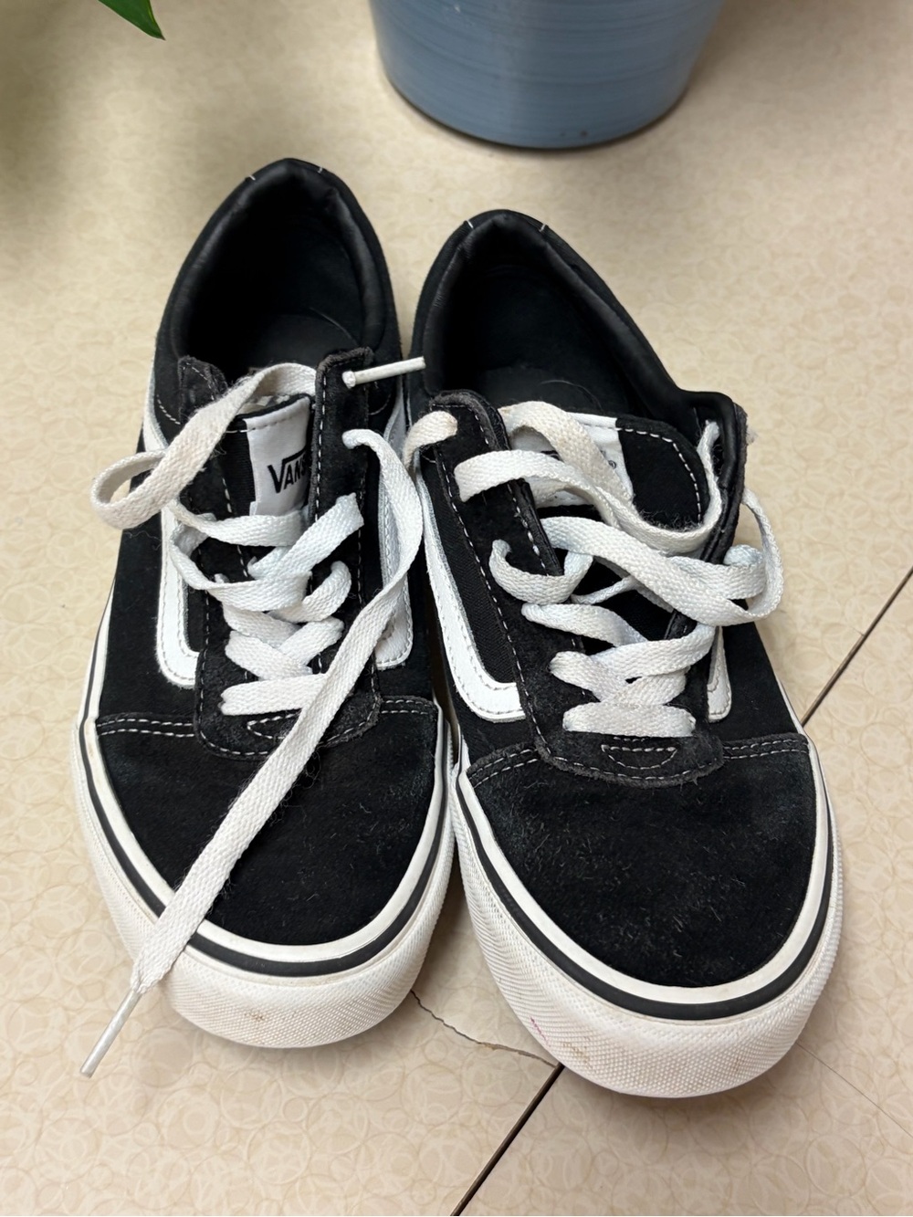Vans Old Skool Black White Low
Top Skate Shoes Sz Youth 5